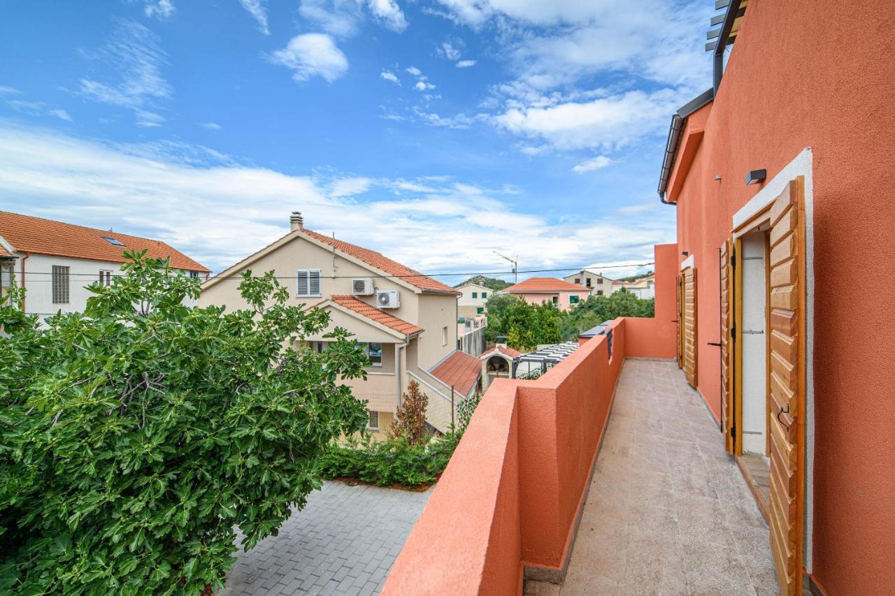 שיבניק Apartments Orsula Near Old Town מראה חיצוני תמונה